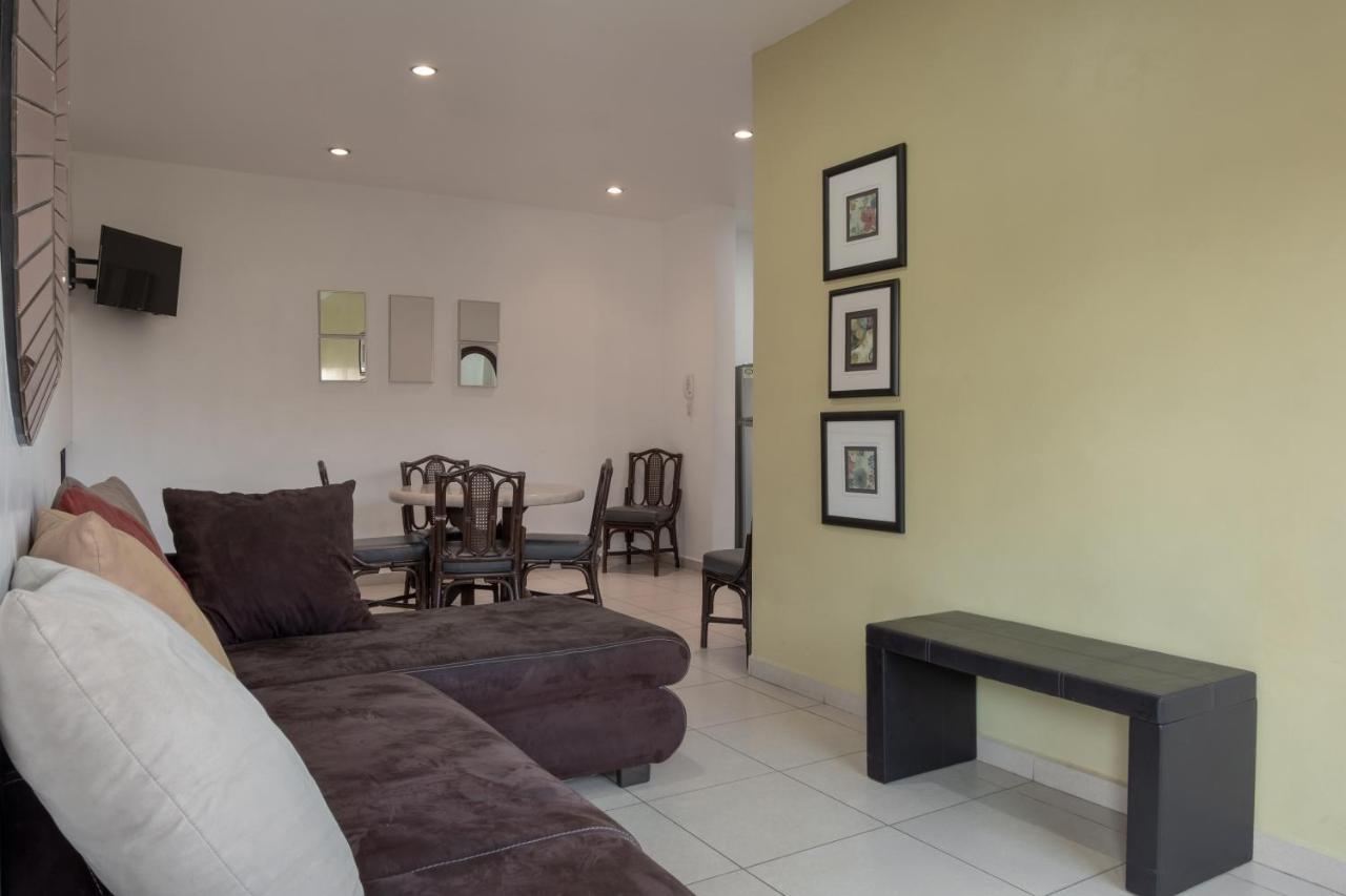 Apartamentos Torre II Condominios *